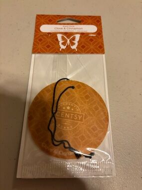 Scentsy Hanging Car Freshener. Clove & cinnamon